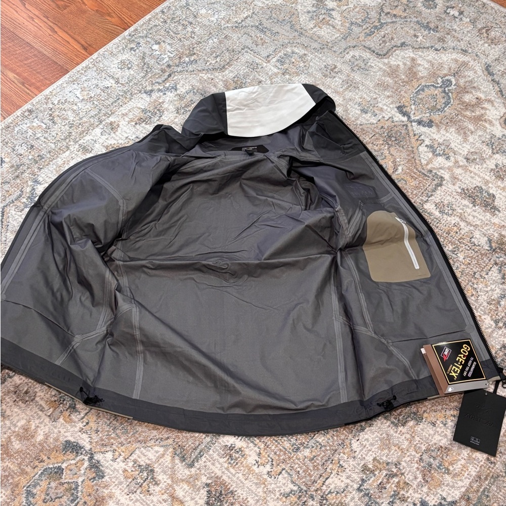 Arcteryx 24k gold collection GORETEX jacket - Picture 10 of 11